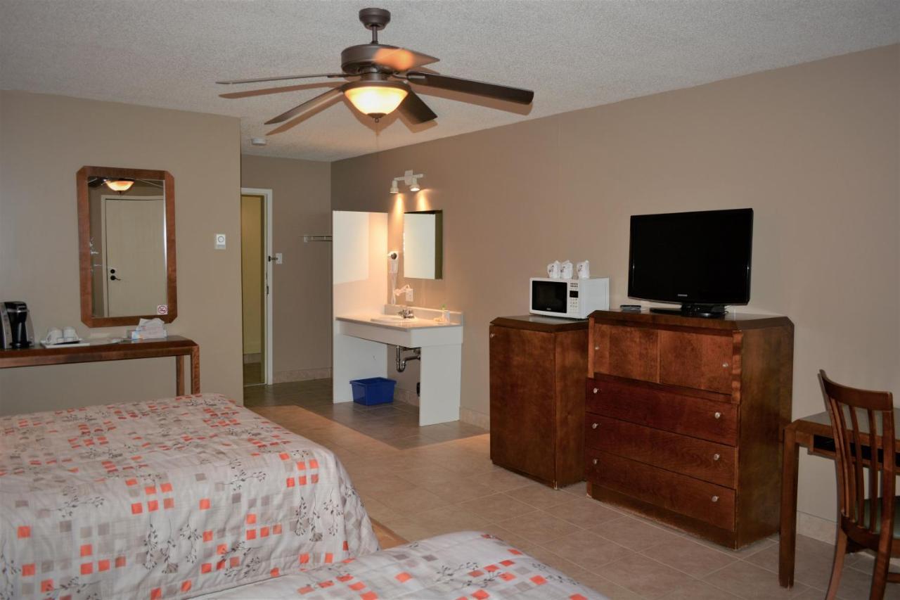 Motel Quatre Saisons Forestville Exterior foto