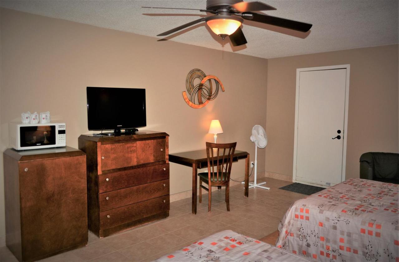 Motel Quatre Saisons Forestville Exterior foto